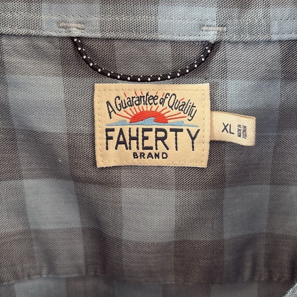 Faherty blue plaid long sleeve button down shirt Size XL - Picture 9 of 11